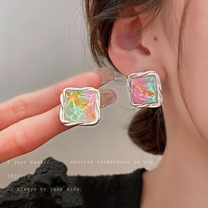Anting-anting persegi berlipat pemblokir warna <span class=keywords><strong>Jelly</strong></span> jarum perak anting-anting desain kecil anting-anting fantasi Premium wanita grosir - Product Image 4