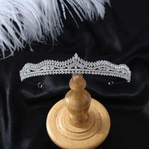 ROMÁNTICO Lujo Simple Banquete Princesa CZ Zircon <span class=keywords><strong>Coronas</strong></span> Plateado Boda Dama <span class=keywords><strong>DE</strong></span> HONOR Tiaras nupciales - Product Image 4