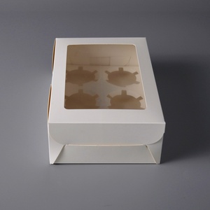 Boîte à cupcakes transparente avec 2, 4 ou 6 compartiments, en papier recyclable avec pelliculage mat, pour présentation de desserts ou service alimentaire - Product Image 2