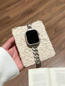 Cinturino per Orologio in Acciaio Inossidabile, Elegante Bracciale Metallico Sostitutivo per <span class=keywords><strong>Apple</strong></span> <span class=keywords><strong>Watch</strong></span> Ultra 10 9 <span class=keywords><strong>8</strong></span> <span class=keywords><strong>7</strong></span> SE Series - Product Image 3