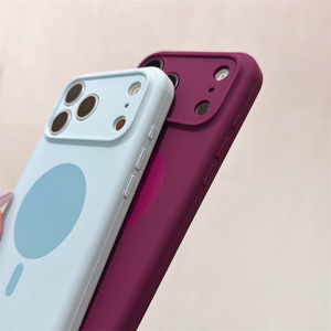 Funda Magnética de Silicona para iPhone 18 Pro Max 17 16 15, Protección de Lente de Cámara, Mate, Antigolpes, Carga Inalámbrica, Antihuellas, Cubierta Suave - Product Image 4