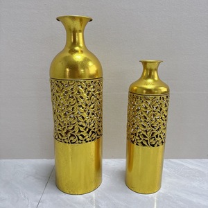 ชุดแจกันโลหะสีทองสไตล์ยุโรป ลายเพชร แจกันดอกไม้ขนาดใหญ่ สำหรับตกแต่งห้องนั่งเล่นและทางเข้าบ้าน - Product Image 4
