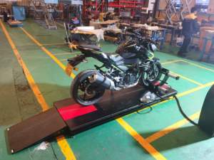 Dirancang Italia gunting angkat tunggal gunting kecil gaya hidrolik listrik penggerak silinder pengangkat mobil untuk sepeda motor dan mobil - Product Image 6