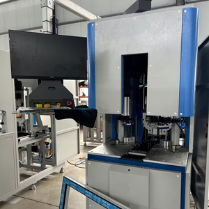 Machine de nettoyage des coins CNC avec neuf fraises pour le traitement des portes et fenêtres en plastique et en acier - Product Image 1