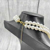 Collier avec pendentif emblème bouclier PHILO en perle de 10 mm, un cadeau pour les sœurs de sororité