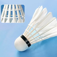 Volant de badminton hybride en plumes de canard OEM/ODM d'usine, léger, vitesse 74-79, liège souple, durable, balle d'entraînement économique en gros