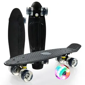 2021 Neuankömmlinge Skateboard 22 Zoll Mini Retro Cruiser Kunststoff klares Penny Board Skateboard