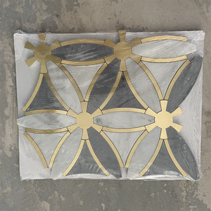 カララホワイトダイヤモンドシェイプストーンモザイク、グレーウォータージェット加工、美しいモザイクタイル、家の装飾、室内壁と床用 - Product Image 1