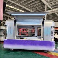 Remorque alimentaire mobile entièrement équipée, cuisine en acier inoxydable, friteuse, réfrigérateur, réservoir d'eau