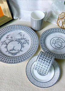 Wholesale 4 Pcs Ceramic Dinner Plates Coffee Cup Saucer Western Luxury Dining Room Porcelain <b>Dinnerware</b> <b>Sets</b> - Product Image 2
