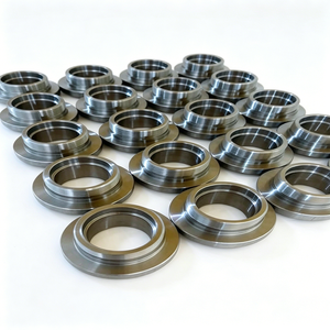 Bujes escalonados de acero aleado 45, bujes de cojinete de manguito con brida y asientos de sellado, fabricados a medida con torneado CNC de precisión en Vietnam - Product Image 1