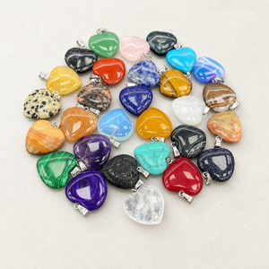 Ciondolo a Cuore in Pietra Naturale 2cm, Mini <span class=keywords><strong>Cristallo</strong></span> <span class=keywords><strong>di</strong></span> Quarzo Rosa, <span class=keywords><strong>Occhio</strong></span> <span class=keywords><strong>di</strong></span> <span class=keywords><strong>Tigre</strong></span>, Lapislazzuli, Malachite, Charm in <span class=keywords><strong>Cristallo</strong></span> per Creazione <span class=keywords><strong>di</strong></span> Gioielli, Vendita all'Ingrosso - Product Image 4