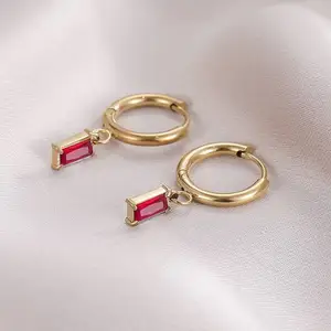 KVC no barato aleación joyería puro acero inoxidable oreja bucles colgantes chapados 14K oro cuadrado circón pendientes al por mayor para mujeres