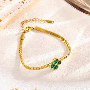 Conjuntos de joyería de moda de acero inoxidable versátiles de piedra verde al por mayor para mujer circón de trébol de cuatro hojas Esmeralda Europea americana - Product Image 2
