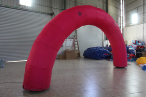 Arco Inflable Rojo, Estilo Estable con Dos Ventiladores - Product Image 2