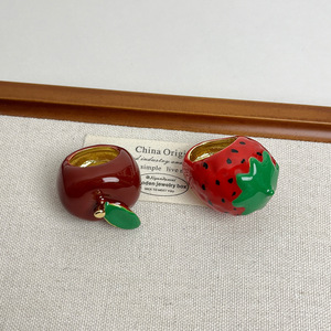 Bague créative en métal émaillé 3D en forme de fruits (pomme, fraise) – Bijou esthétique streetwear à bande épaisse - Product Image 4