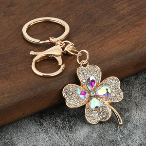 Lote de llaveros de hoja con diamantes de imitación y colgantes de trébol de cristal, adornos para bolso, regalo al por mayor para mujer, para llaves de coche, suministro de fábrica - Product Image 3