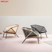 Fauteuil pliant en rotin, mobilier de salon moderne avec pieds en métal, disponible en noir et en bois massif