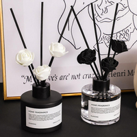 Diffuseur de parfum d'ambiance sans flamme en verre rond transparent personnalisé de 100 ml pour la maison, diffuseur de parfum minimaliste à bâtonnets pour hôtel, vente en gros