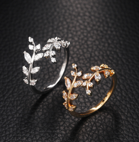 OEM ODM Anneaux ouverts réglables en zircone cubique plaqués argent Bijoux en cuivre Personnalité Feuilles Bagues pour femmes et filles