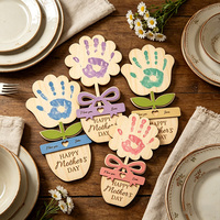 Plaque personnalisée DIY pour la fête des mères, anniversaire, avec empreinte de main et nom, ornement de décoration de table avec fleurs artificielles