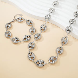 Venta al por mayor de joyería de moda de acero inoxidable sin deslustre 18K chapado en oro nariz de cerdo grano de café gargantilla cadena collar pulsera conjuntos - Product Image 3