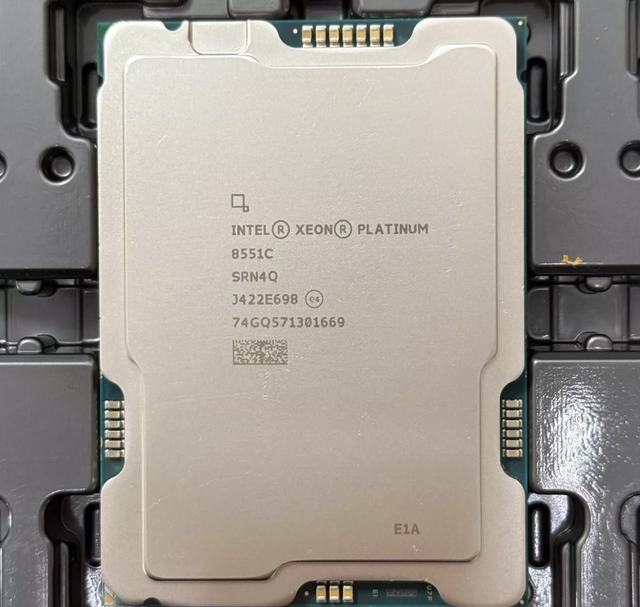 For Xeon Platinum Official Version CPU 8551C 8538C 8555C 8556C 8559C 8563C 8573C 8575C 4677-pin Processor