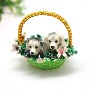 Эмалированная шкатулка-корзинка для мелочей с откидной крышкой, украшенная стразами и росписью, коллекционная фигурка собаки - Product Image 4