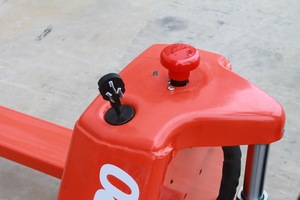 รถรับส่งแบบกึ่งไฟฟ้า2ตันรถรับส่ง SM20 - Product Image 2