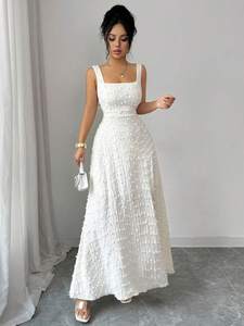 Robe longue texturée sans manches à col carré pour femme avec détail nœud au dos et fente latérale, idéale pour demoiselle d'honneur ou invitée de mariage - Product Image 4