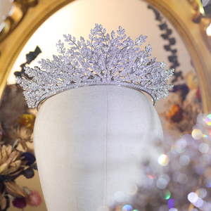Nuova Corona Realizzata con Più Strati <span class=keywords><strong>di</strong></span> <span class=keywords><strong>Foglie</strong></span>, Accessori per Matrimonio, Colore Argento, Diadema con Cristalli CZ, Tiara per Donne, Gioielli da Sposa - Product Image 2