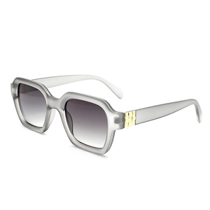 Luxury Modern Gold Decoration Ladies Sun Glasses UV400 Vintage <b>Square</b> Frames Gradient Lens Fashion <b>Sunglasses</b> for Women Men - Product Image 4