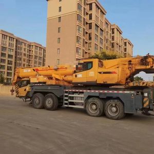 رافعة شاحنة مستعملة بحمولة 80 طن للبيع، ساعات عمل قليلة، نظام هيدروليكي، آلات بناء - Product Image 6