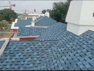 Bardeaux d'asphalte modernes à 3 onglets Carreaux 3D bitumineux renforcés ignifuges et imperméables pour la toiture de la maison et du centre de villégiature pour les temples directs - Product Image 6