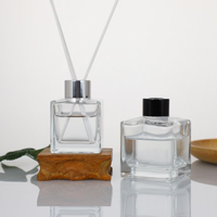 Meilleure vente : Bouteille carrée transparente en verre pour diffuseur d'huiles essentielles à bâtonnets, avec bouchon à vis et bâtonnets parfumés