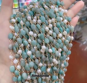 GemYa Fil <span class=keywords><strong>de</strong></span> fer plaqué or 18 carats avec perle d'eau douce naturelle et perles <span class=keywords><strong>de</strong></span> <span class=keywords><strong>pierre</strong></span> lisse naturelle 8-10mm Chaîne <span class=keywords><strong>de</strong></span> chapelet - Product Image 2