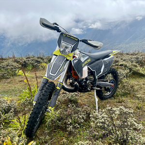 Motocicleta Económica de 300cc, 2 Tiempos, Refrigerada por Agua, Nueva MT300, Relación de Compresión 13.2:1, Motocross, LED - Product Image 1