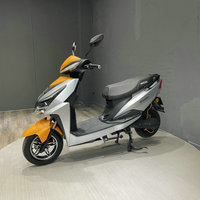 Nouveau style de moto électrique légère double moteur scooter électrique 2000w Ckd 2 roues vélo adulte Moto Elektro Motorrad pou