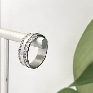 Bague de <span class=keywords><strong>couple</strong></span> haut de gamme en acier inoxydable avec zircon double rangée, micro-incrustation, artisanat de luxe léger, inaltérable, cadeau idéal - Product Image 6