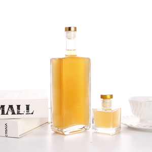 Botella de vidrio de <span class=keywords><strong>tequila</strong></span> cuadrado de lujo personalizado Shanghai Linlang - Product Image 1