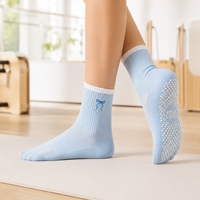 Chaussettes de Pilates personnalisées avec logo, chaussettes de yoga pour femmes, chaussettes de Pilates confortables en coton, chaussettes antidérapantes, respirantes et tendance pour le sport