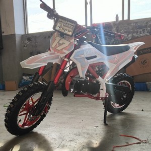 Mini Motocicleta Todoterreno de 49cc para Niños, Moto de Cross a Gasolina con Diseño de Chasis Rojo y Carrocería Blanca - Product Image 4