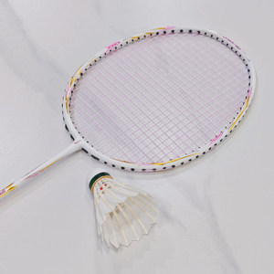 Trong Kho Mới Nhất Tùy Chỉnh Thương Hiệu Hàng Đầu Giá Rẻ Carbon Vợt Cầu Lông Với Túi Mềm Độ Cứng Cho Sử Dụng Ngoài Trời Mà Không Cần Chuỗi - Product Image 3