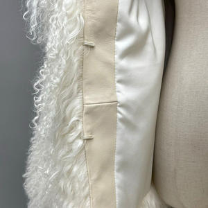 Manteau d'hiver en fourrure d'agneau mongol de longueur régulière pour femmes Veste fantaisie en fourrure d'agneau - Product Image 4