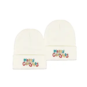Недорогие белые вязаные шапки бини на заказ высокого качества с вышивкой разных цветов на Рождество