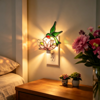 Lampe murale décorative artisanale Art Déco en vitrail, motif colibri et fleur, veilleuse à brancher, cadeau artisanal pour la maison
