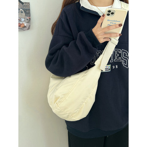 Sac à bandoulière pour femme, couleur unie blanc cassé, fermeture éclair, résistant à l'eau, sac à bandoulière décontracté pour tous les jours, grande capacité - Product Image 2