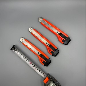 Utility Knife 18mm Stainless Steel Blade Orange Plastic Handle Office Tool Cutter Big Head Design - Product Image 4