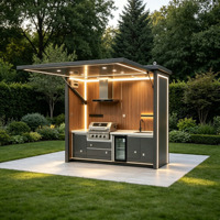 Station de cuisine extérieure préfabriquée personnalisable avec barbecue à gaz, évier, réfrigérateur et hotte pour jardin, patio ou terrasse moderne