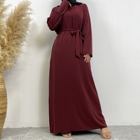 6597 #    Robe musulmane polyvalente pour tous les jours, design classique simple et populaire, manches courtes avec poches latérales et fermeture éclair au dos